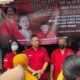 Wong Chun Seng Tarigan bersama kader pada HUT PDIP. (Foto/Ist).