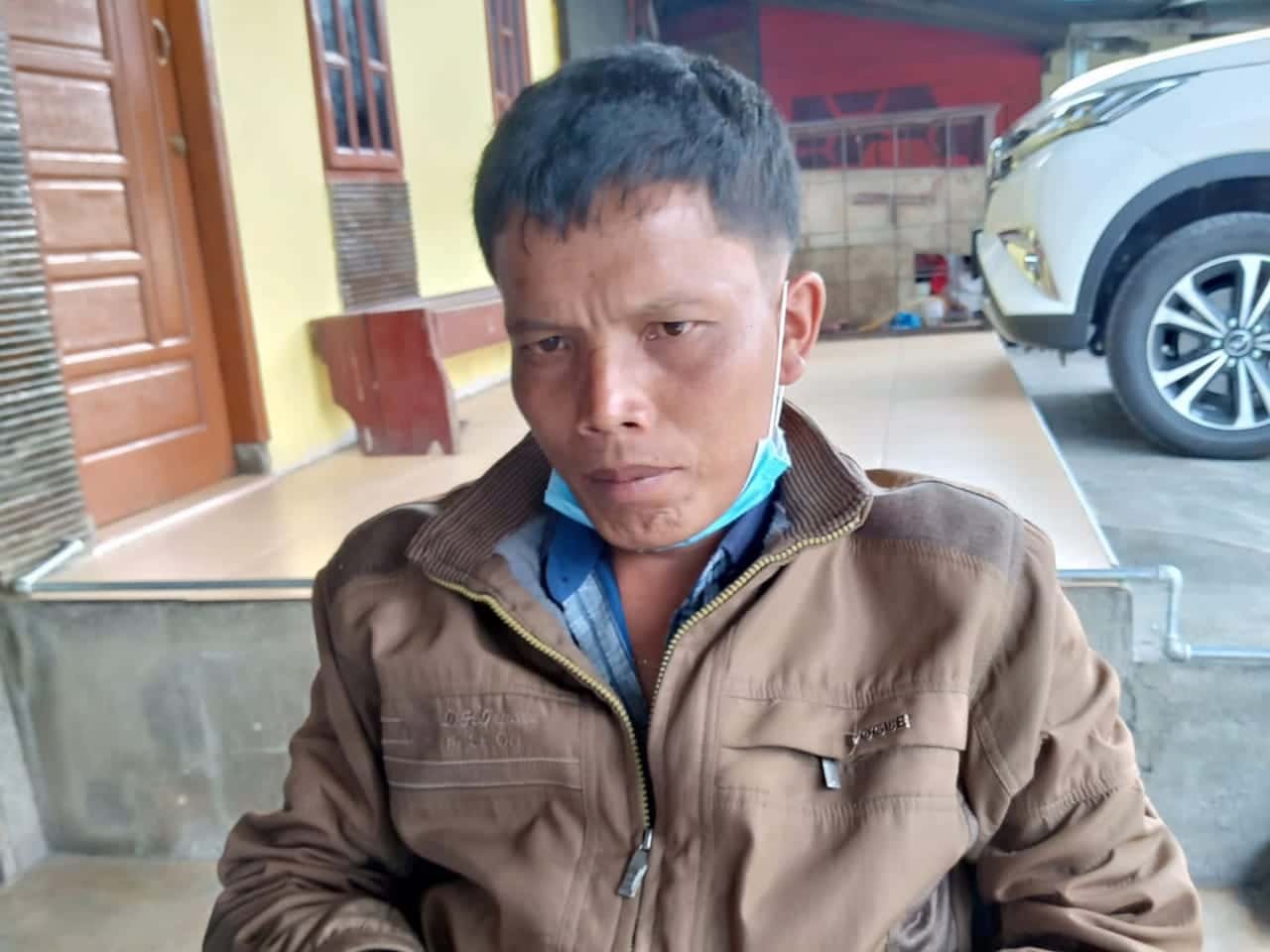 Keterangan Foto: Rinto Sihotang,warga Desa Parhorasan Kecamatan Pangururan, Kabupaten Samosir,.salah satu korban kasus pencurian ternak kerbau. (Foto/Tim).