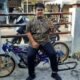 dr Rizki F Batu Bara dengan Motornya. (Foto/Humas).