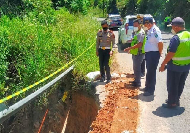 Ditlantas Polda Sumut saat survey. (Foto/Tim).