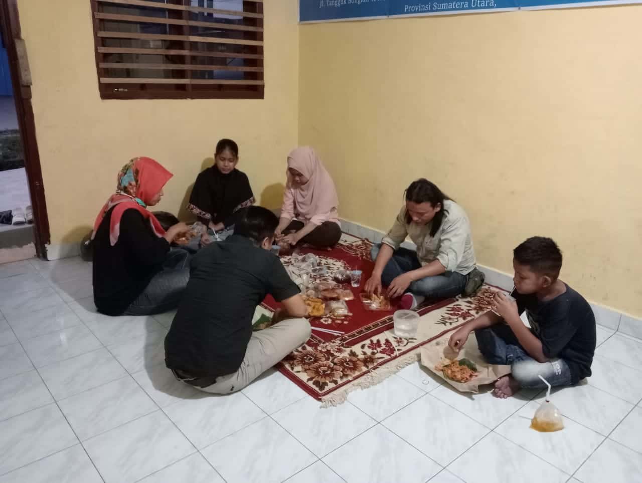 Buka puasa bersama. (Foto/Ist).