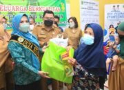 Ketua PKK Sergai Ny. Hj. Rosmaida Saragih Darma Wijaya Buka Kegiatan Penguatan Kampung KB dan Percepatan Penurunan Stunting