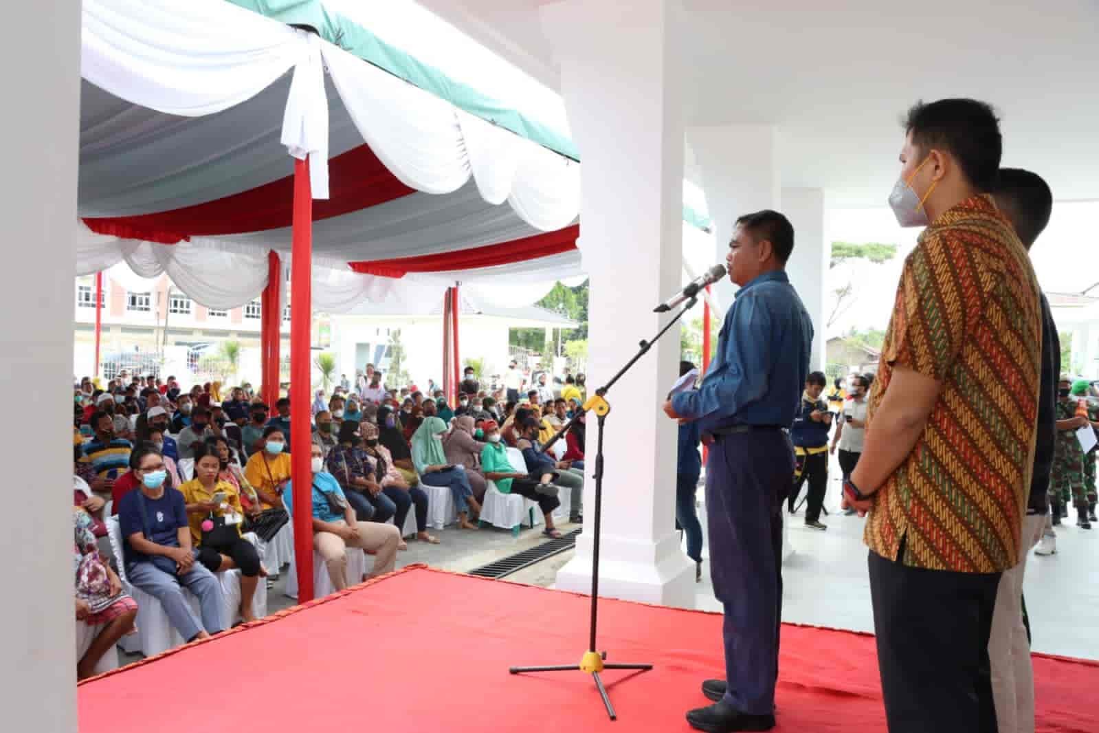 Bupati Sergai saat pidato sambutan pada Peringatan May Day 2022. (Foto: tim).