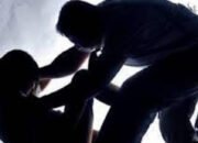 Biadab! Saat Istri Lagi Ke Pasar Ayah Garap Anak Tiri Dalam Kamar di Batu Bara