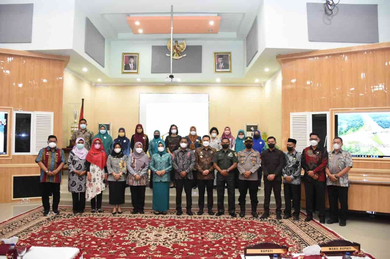 Foto bersama saat Acara Siaga Tim Pendamping Keluarga Nusantara Bergerak. (Foto/Humas).