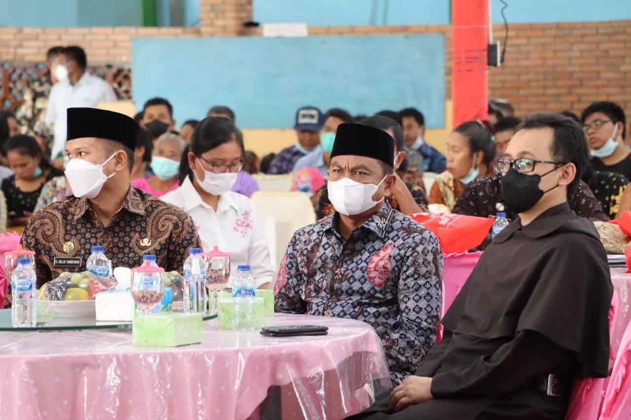 Bupati dan Wabup Sergai saat hadiri perayaan Paskah ASN. (Foto/Humas).