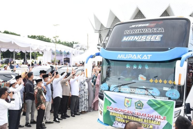 Bupati Sergai Lepas 74 Calon Jamaah Haji