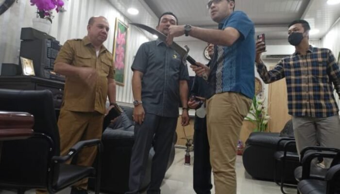 Komisi 3 DPRD Medan Takjub Melihat Koleksi Antik Kadis Kebudayaan