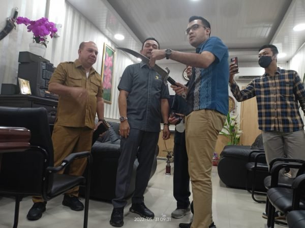 Komisi 3 DPRD Medan Takjub Melihat Koleksi Antik Kadis Kebudayaan