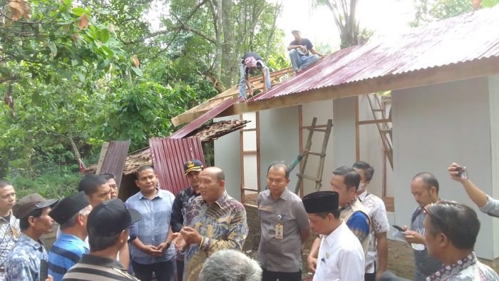 Plt Bupati Langkat Tinjau Bedah Rumah Warga Semoga Meningkatkan Ibadah