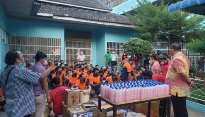 Rutan 1 Medan Kanwil Kumham Sumut Bagikan Sabun Cair Hasil Produksi Sendiri
