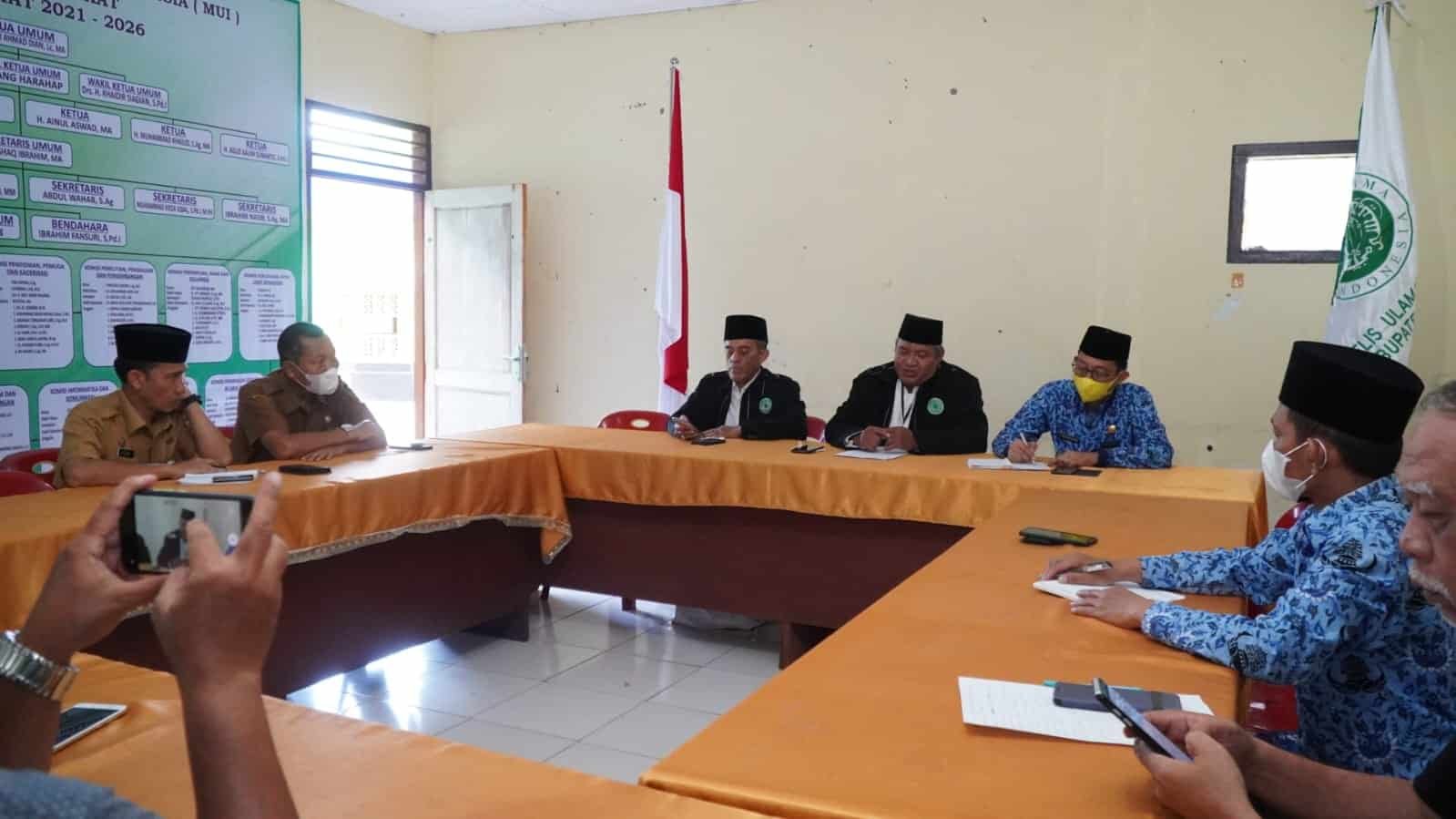 Mui Langkat bersama Kominfo saat konferensi pers. (Foto/Humas).