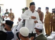 Plt Bupati Syah Afandin Lakukan Tepung Tawar 141 CJH Langkat Sebelum Keberangkatan
