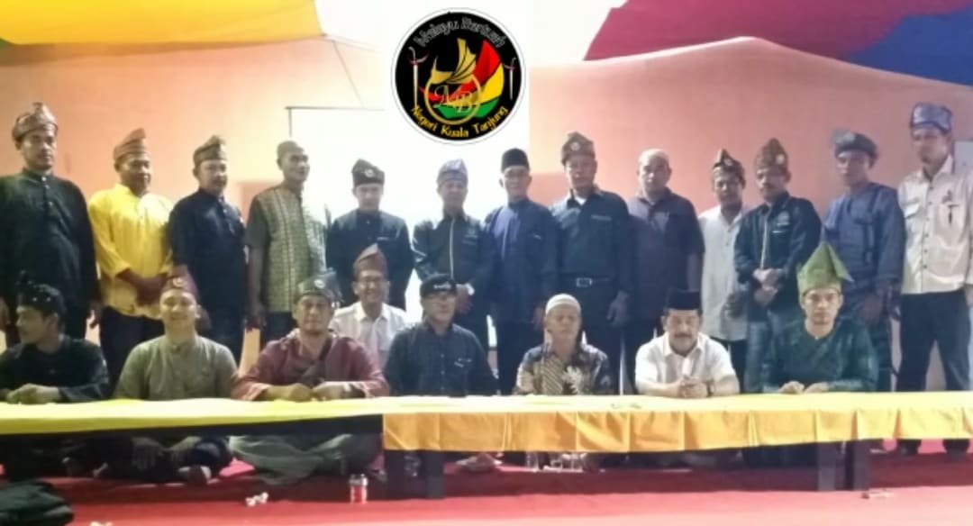 Wangsa Melayu di tiga negeri, saat deklarasi pembentukan Melayu Bertuah, di Pendopo Desa Kuala Indah, Kecamatan Sei Suka, Batu Bara. (Foto/Humas).