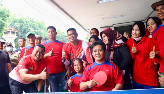 Bobby Nasution Main Ping Pong dengan Penyandang Disabilitas