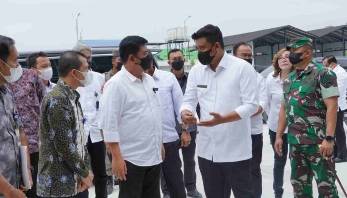 Bobby Nasution Tinjau Revitalisasi Terminal Amplas Bersama Menteri ATR/BPN