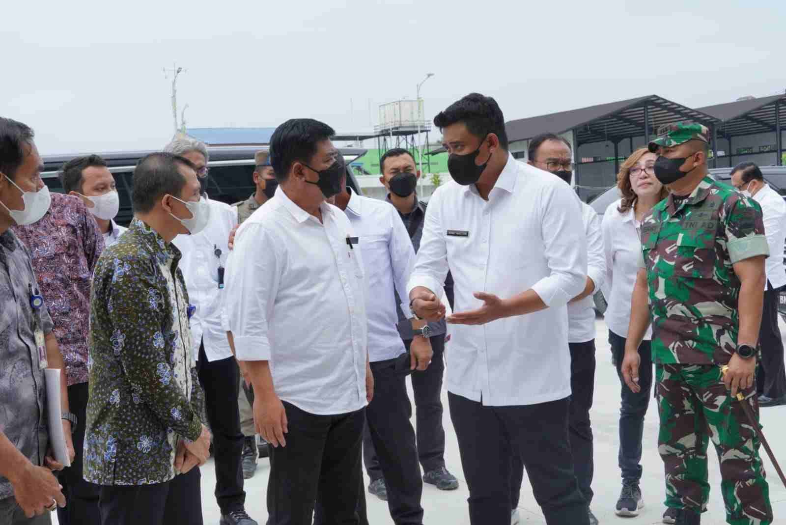 Bobby Nasution Tinjau Revitalisasi Terminal Amplas Bersama Menteri ATR BPN