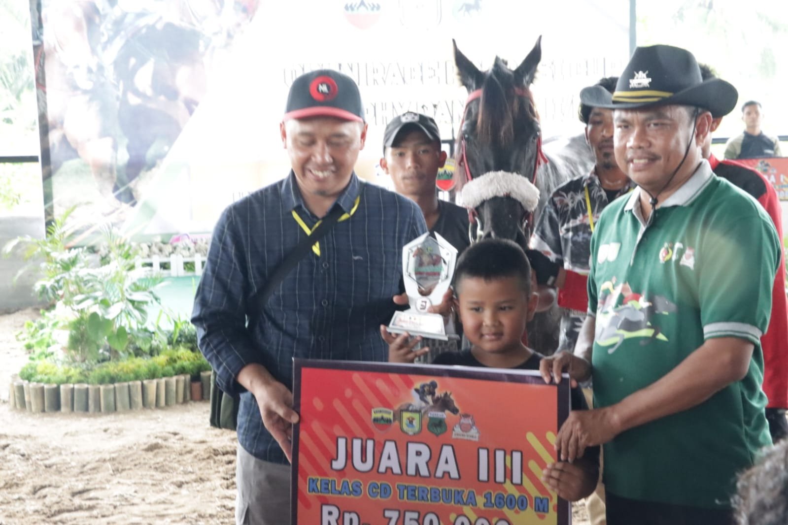 Bupati di Open Race Pordasi Cup Trophy Pangdam IBB Semoga Memberi Motivasi Bagi Pecinta Olahraga Berkuda