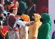 Di Peringatan Harganas ke-29, Ketua TP PKK Deli Serdang Terima Penghargaan Satya Lencana Wira Karya dari Presiden