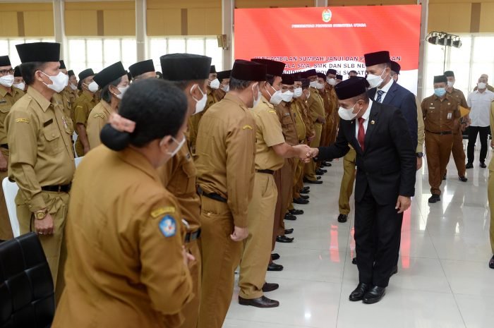 Edy Rahmayadi Lantik 344 Kepala Sekolah Tak Cocok akan Diganti