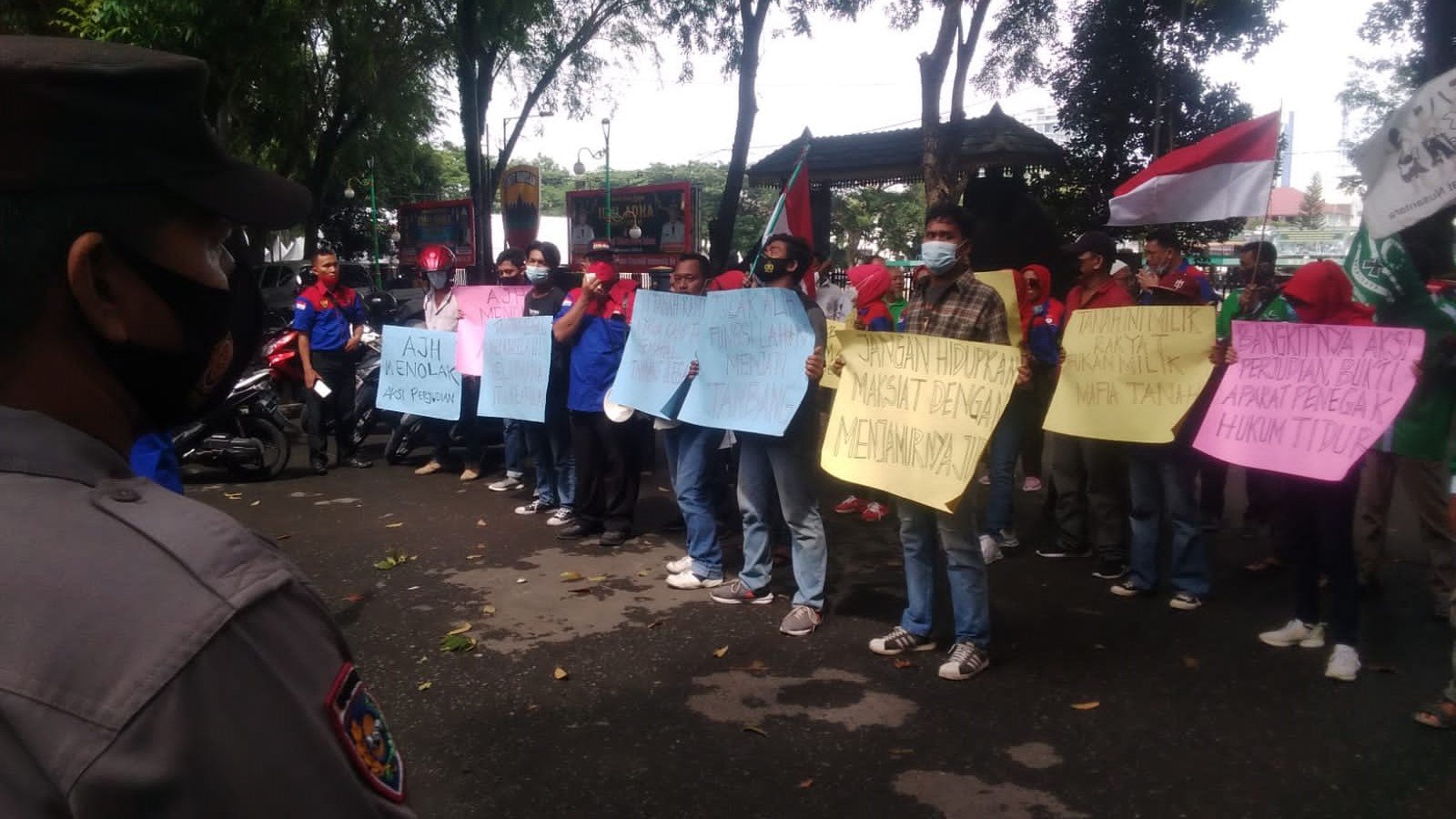 Massa Demo di DPRD Sumut Bebaskan Sumut dari Mafia Tanah