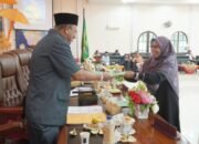 Plt Bupati Langkat Jawab Pandangan Umum Fraksi DPRD Terkait 2 Ranperda