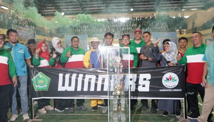 Plt Bupati Langkat Tutup Turnamen Futsal MTs, Ingin Anak Berprestasi Dapat Beasiswa Desa