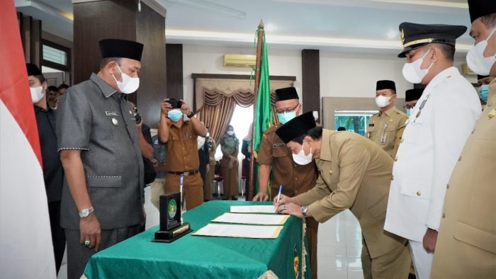 Plt Bupati Lantik 10 Pejabat di Jajaran Pemkab Langkat