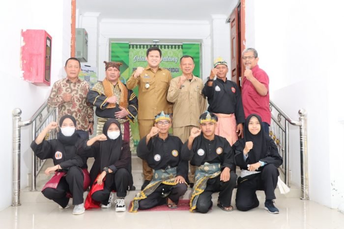 Wabup Sergai Lepas Kontingen ke Fornas Pencak Silat Jati Diri Bangsa