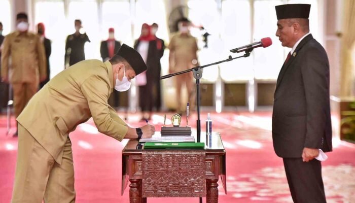 Edy Rahmayadi Lantik Zulkifli Jadi Sekretaris DPRD Sumut