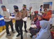 Kapolsek Labuhan Ruku Bantu 100 Sak Beras ke Yayasan dan Pesantren