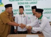 Plt Bupati Langkat Serahkan Zakat Harta Rp50 juta ke Baznas