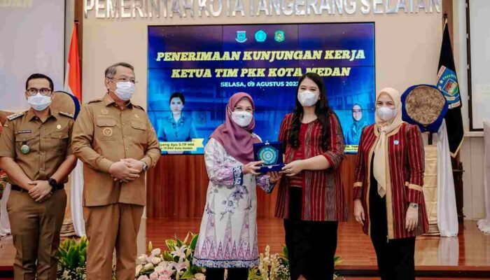 Tingkatkan Kualitas Hasil UP2K PKK Medan, Kahiyang Ayu Kunjungi Tangsel