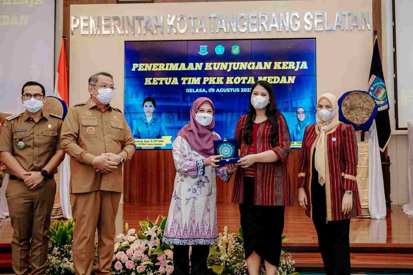 Tingkatkan Kualitas Hasil UP2K PKK Medan, Kahiyang Ayu Kunjungi Tangsel