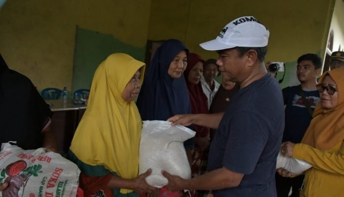 Bupati Sergai Beri Bantuan Korban Banjir Sungai Sibarau