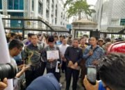 Buruh Demo di DPRD Sumut: Kenaikan Harga BBM Tidak Pro Rakyat!