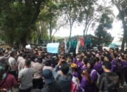 Demo Tolak Kenaikan BBM di DPRD Sumut, Mahasiswa ‘Sandera’ Dua Anggota Dewan