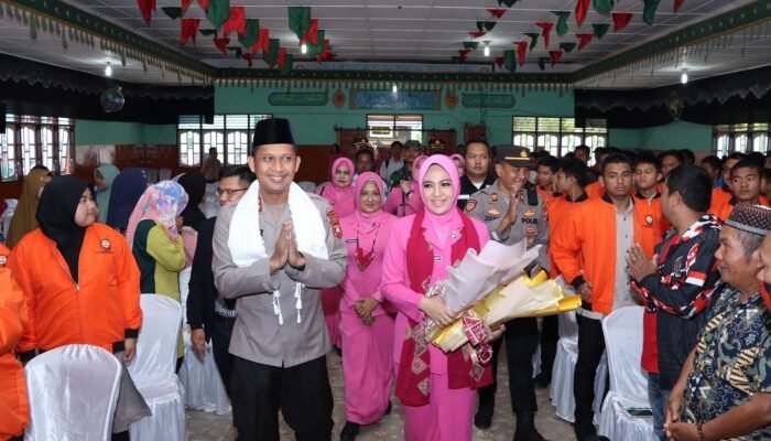 Kapolres Tapsel Kunker dan Silaturahmi ke Pondok Pesantren Darul Mursyid 