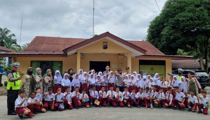 Kapolsek Na IX-X Gelar Outing Class bersama Siswa SDN 118182 Bandar Rukun