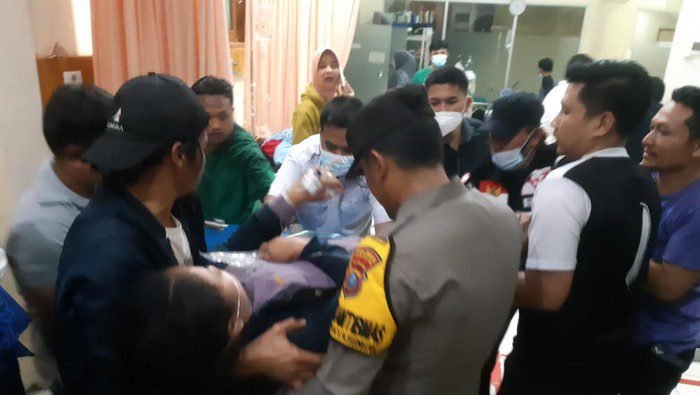 Keracunan saat PT SMGP Lakukan Uji Aliran Sumur, 79 Warga Madina Dilarikan ke Rumah Sakit