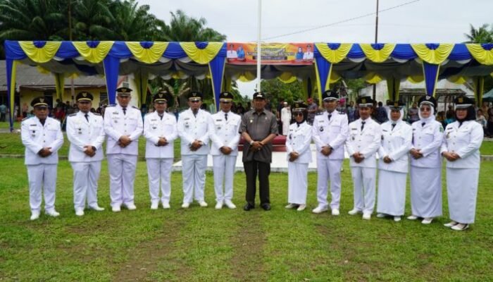 Plt Bupati Langkat Serahkan Tunggul Kecamatan Terbaik dan Bansos Rp 6 Miliar Lebih