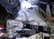 Terekam CCTV, Minibus Tertabrak KA di Perlintasan Tanpa Palang