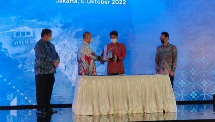 Di Hadapan Menko Perekonomian dan Dubes Jepang, KHE–Sumitomo Tandatangani Kerja Sama Bangun PLTA Kayan Cascade