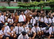 Diperayaan Sumpah Pemuda Baskami Ginting Serahkan Piala Turnamen Antar Pelajar