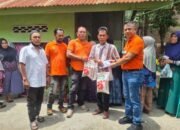 Ketua Pewarta Melayat ke Rumah Almarhumah Roswen Sekaligus Berikan Bantuan