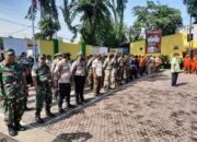 Polsek Medan Timur Ikut Amankan Penertiban Bangunan di Atas Draninase