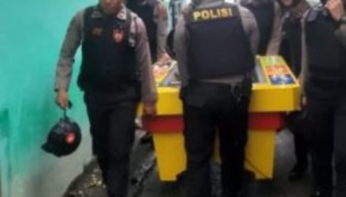 Polsek Percut Sei Tuan Berantas Judi, Seser Bantaran Rel Pasar VII Tembung