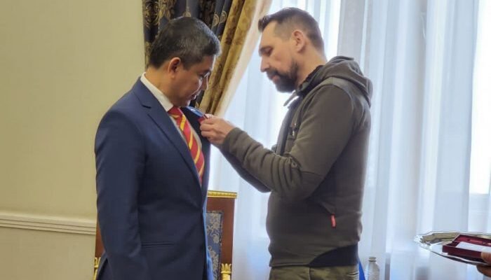 Yuddy Chrisnandi Terima Penghargaan dari Presiden Ukraina
