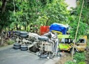 Rem Blong, Truk Molen Tabrak 4 Kendaraan di Lamongan