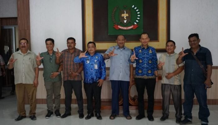 Daerahnya Dibangun, Camat dan Kades se-Kutambaru Berterima Kasih ke Plt Bupati